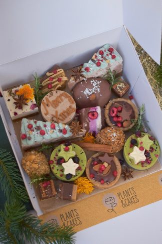 X-MAS RAW CAKE BOX